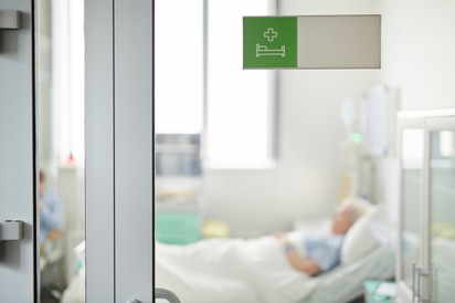 Látogatási tilalom lépett életbe a Semmelweis Egyetem Klinikai Központjában
