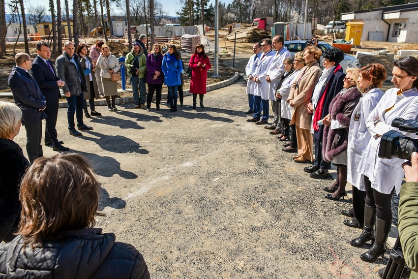Mirović u poseti bolnice "Kamenica 3"