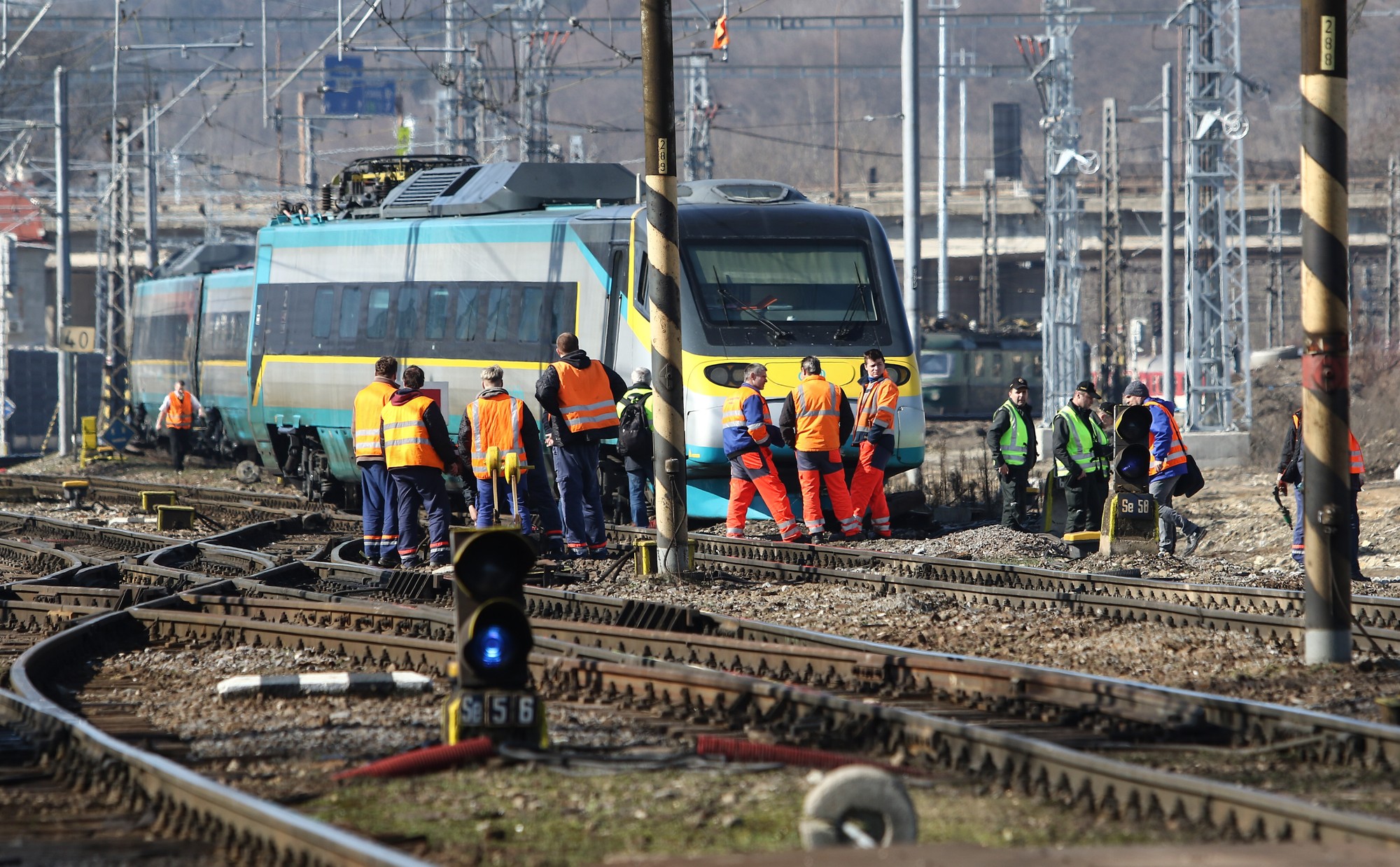 Na železničnej stanici v Žiline sa v stredu dopoludnia vykoľajil vlak SuperCity Pendolino smerujúci z Prahy do Košíc.