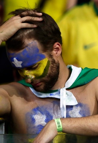 Żałoba i czarna rozpacz w Brazylii. Euforia Niemców