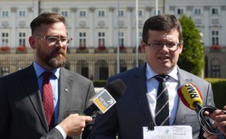 Rzecznik Iustitii: Dzisiaj prokuratura przychodzi po sędziów, jutro przyjdzie po ludzi