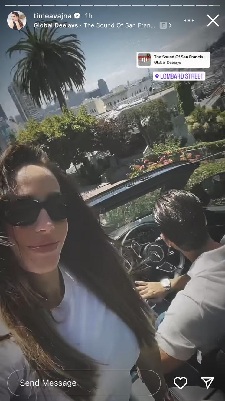 Tímea még közlekedési szabályt is szegett a jó videó érdekében /Fotó: Instagram