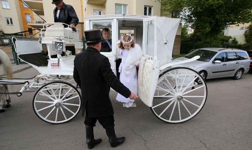 Karocą pojechała do pierwszej komunii świętej