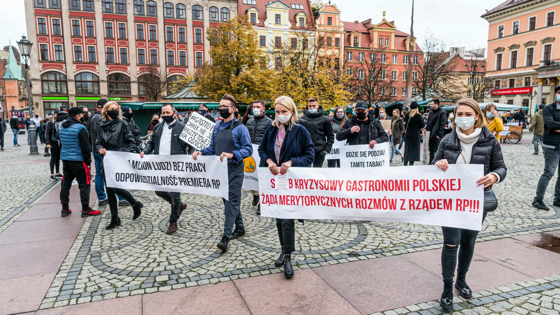 Restauracje łączą siły w akcji #otwieraMY. Ta mapa pokaże czynne lokale