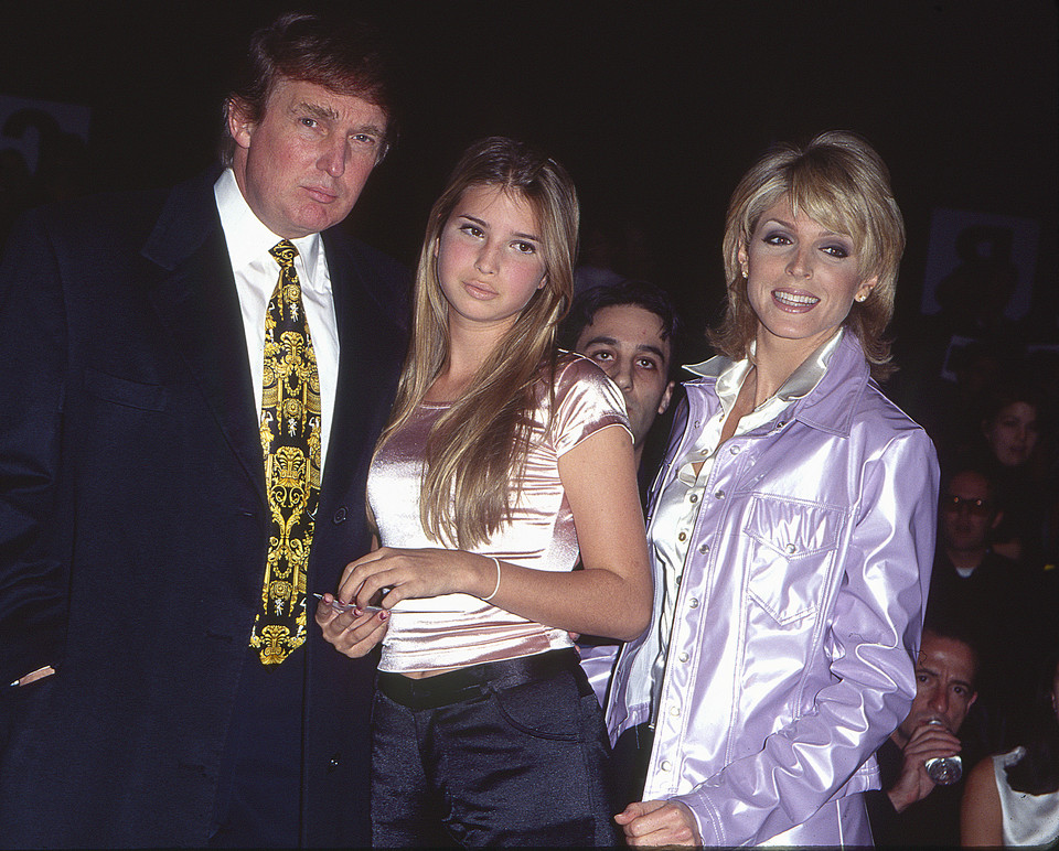 Od bogatego dziecka do pierwszej córki. Życie Ivanki Trump (na zdj. z ojcem i Marlą Marple)