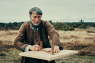 Mads Mikkelsen w filmie „Bękart