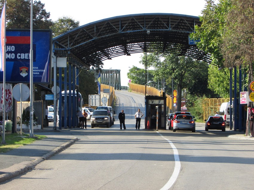 Na graničnim prelazima se čeka do 90 minuta