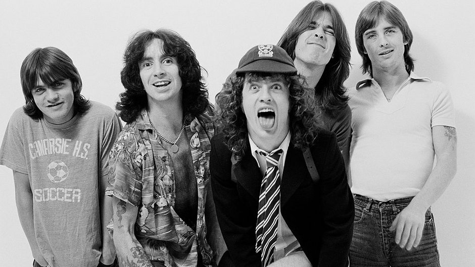 Malcolm Young, Bon Scott, Angus Young, Cliff Williams i Phil Rudd