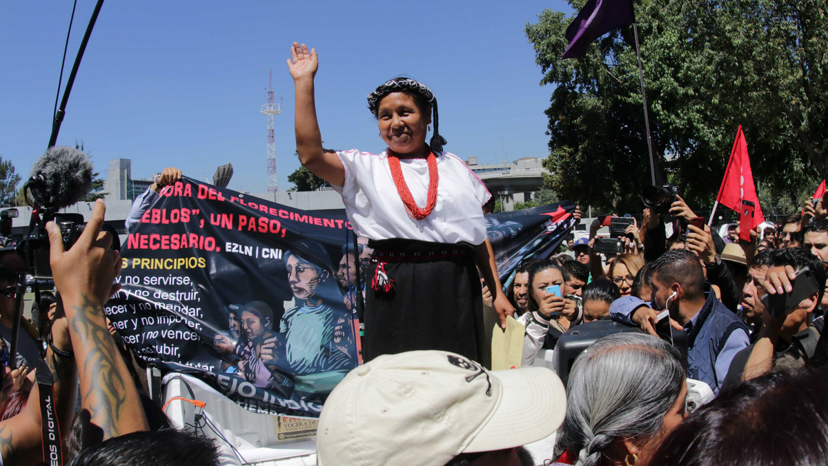 Maria de Jesus Patricio Martinez, obrończyni praw człowieka, lekarka medycyny tradycyjnej wspierana przez zapatystów z Armii Wyzwolenia Narodowego im. Zapaty (EZLN) zarejestrowana została  jako kandydatka niezależna w przyszłorocznych wyborach prezydenckich.