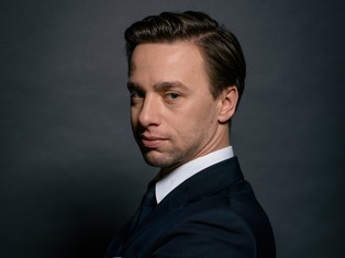 Bosak: PiS się nas po prostu boi. Duda tylko artykułuje to, co wychodzi z sondaży [WYWIAD]