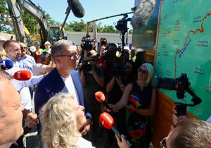 Aleksandar Vučić, u okviru posete jugozapadu Srbije, obilazi radove na putu Ivanjica-Sjenica, u ivanjičkoj opštini