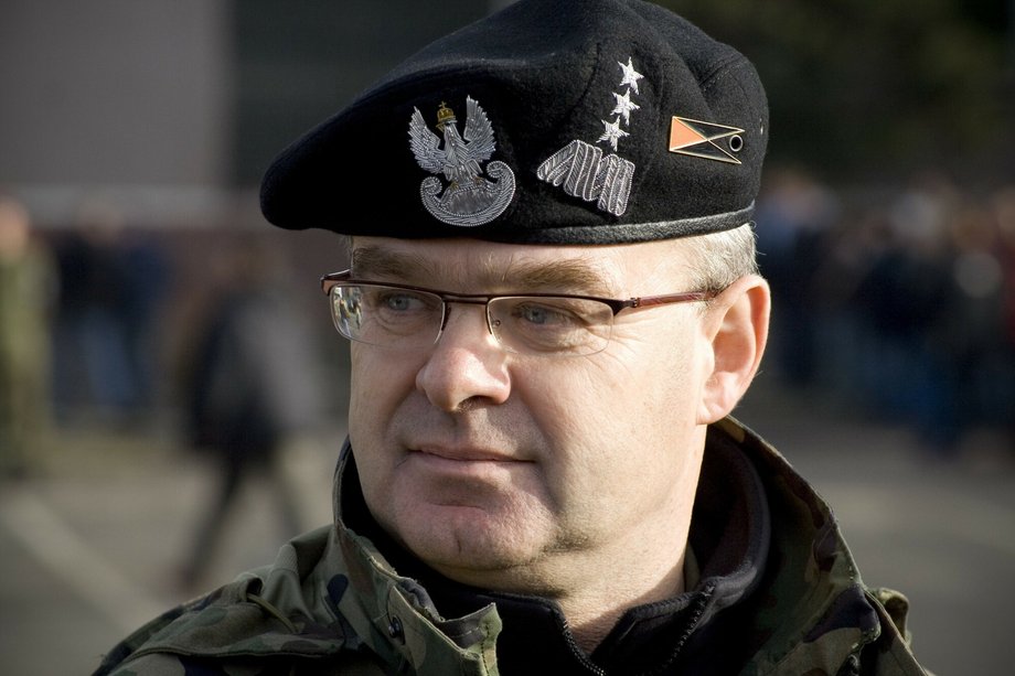 Gen. Skrzypczak dowodził wojskami lądowymi, potem był wiceszefem MON