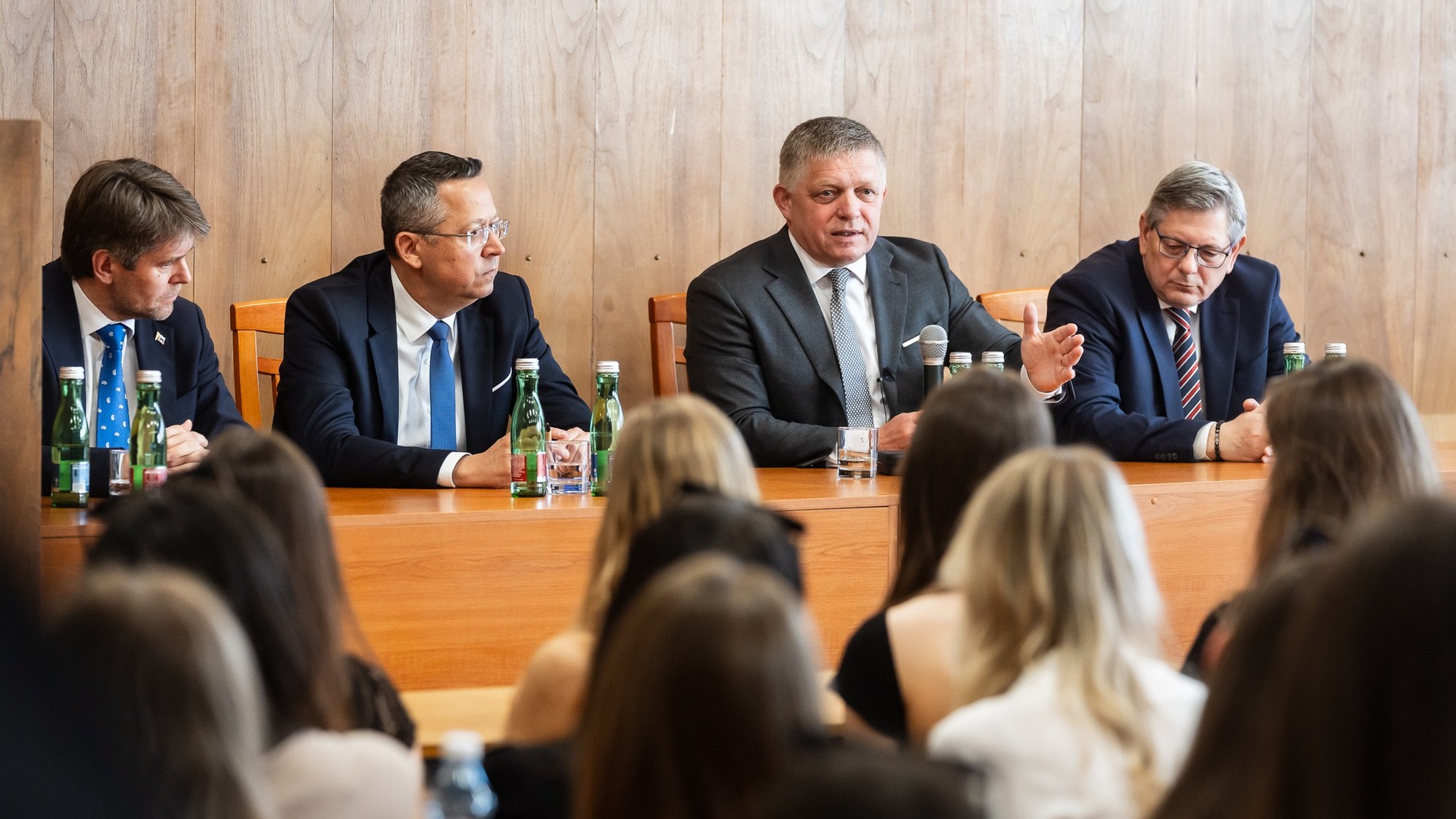 Premiér Fico na debate so študentami Podnikovohospodárskej fakulty Ekonomickej univerzity v Bratislave so sídlom v Košiciach