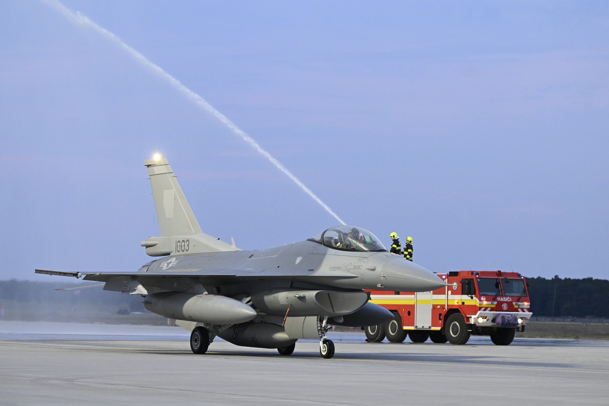 Stíhačky F-16 pristáli v priestoroch Leteckej základne Malacky-Kuchyňa.