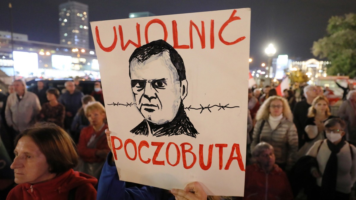 Akcja solidarnościowa „Uwolnić Andrzeja Poczobuta! pod Pałacem Kultury i Nauki w Warszawie, 25 września 2021 r.