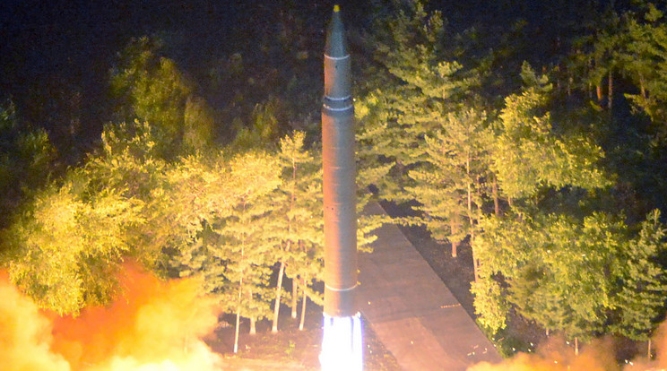 Phenjan kilőtte második interkontinentális ballisztikus rakétáját /Fotó: AFP