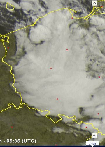 mapa zachmurzenia polski Chmury przykryły Polskę równo z jej granicami. Niezwykle rzadkie 