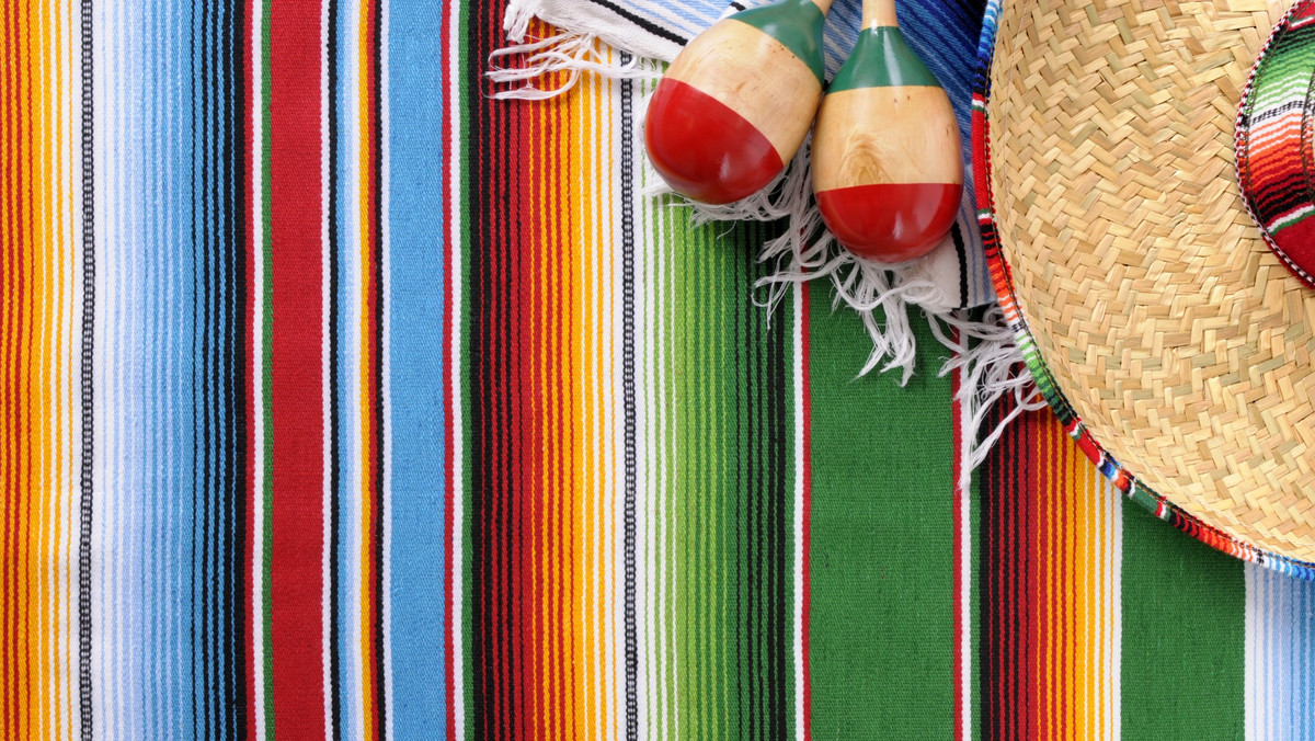 Wśród palety kolorów, którymi zachwyca Meksyk, z pewnością nie ma czerni i bieli. Barwna jest kultura, tradycja i przeszłość tego kraju, barwne osobowości Meksykanów. Kuchnia kusi różnorodnością przypraw, przyroda zachwyca bogactwem i siłą.  Nawet świętowanie nie jest zwyczajne…baw się razem z nami!