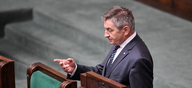 Ponad 100 lotów Kuchcińskiego w 16 miesięcy. "Żaden polityk nie latał tak często"