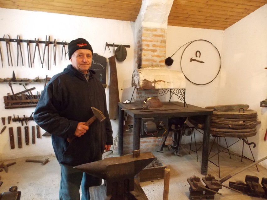 Ištvan Kovač u Muzeju kovačkog zanata