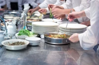 Co Polak najchętniej jadł 30 lat temu, a co zamawia dziś? "Gusta zmieniły się diametralnie"