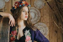 Karolina Lizer: Chcę robić show, które uwypukla treść utworów [PODCAST]