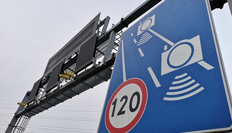 Nowy Odcinkowy Pomiar Prędkości już łowi kierowców. Mandat leci co 3 minuty
