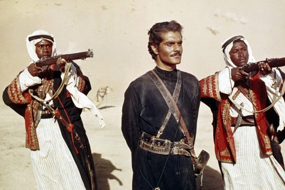 Omar Sharif jako Sherif Ali Ibn El Kharish w filmie "Lawrence z Arabii" (1962)