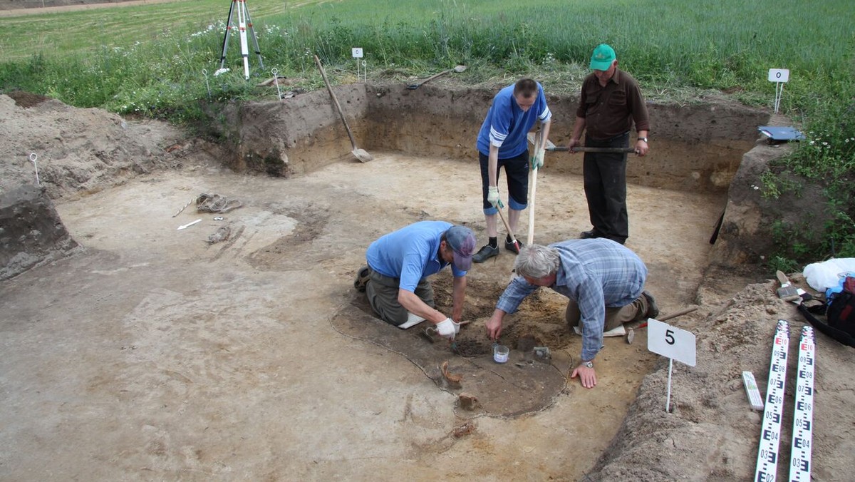 Historyczne odkrycie na Mazowszu. Wykopano trzy ciała