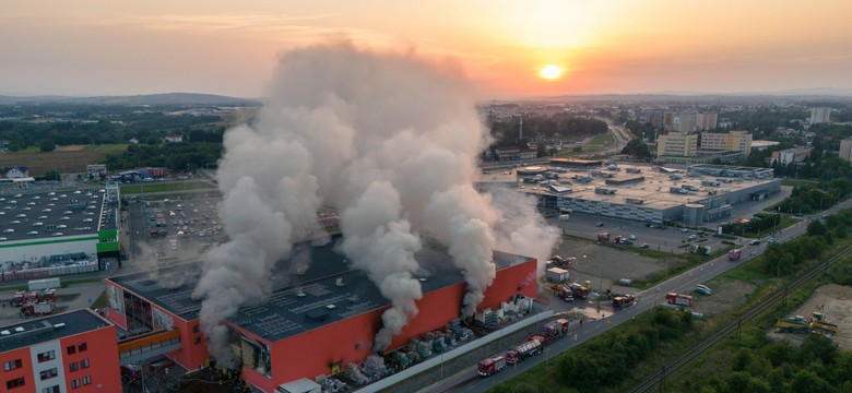 Pożar marketu budowlanego w Krośnie. Sytuacja została opanowana
