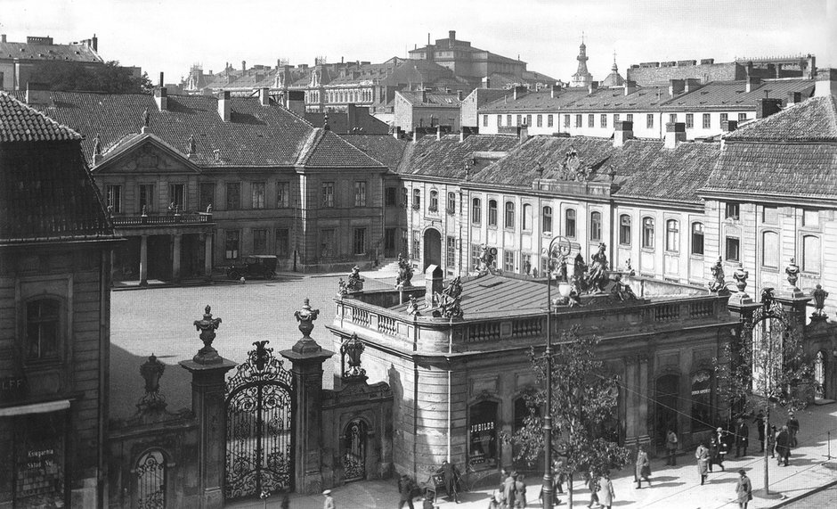 Pałac Potockich w Warszawie przy Krakowskim Przedmieściu w 1930 r., miejsce urodzin hrabiny Isabelle z Potockich d'Ornano 