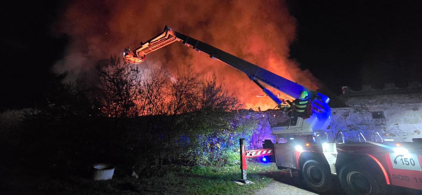 Požiar tesárskej dielne spôsobil škodu 80 000 eur.