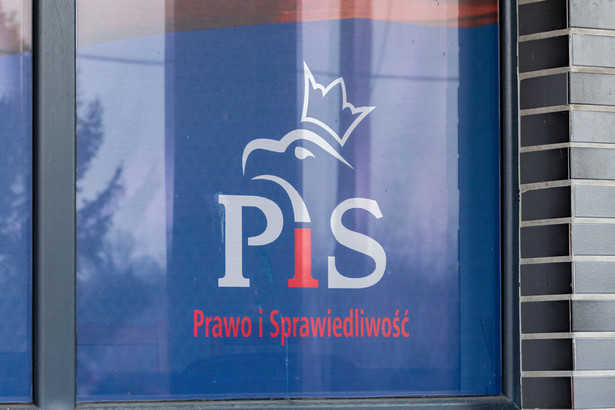 Nieoficjalnie: M. Pęk kandydatem PiS na wicemarszałka Senatu, S. Karczewski ma być szefem senackiej części klubu