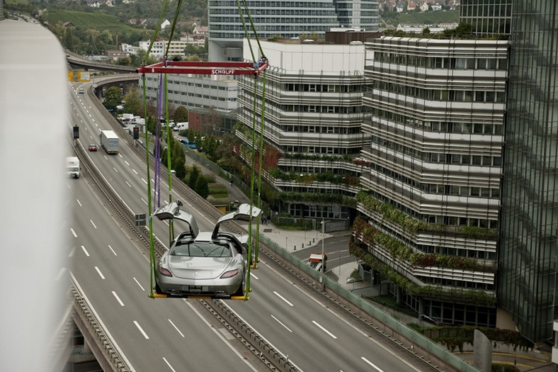 SLS AMG dostał skrzydeł