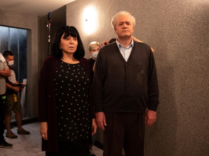 Mirjana Karanović kao Mirjana Marković i Boris Isaković kao Slobodan Milošević u seriji "Porodica"