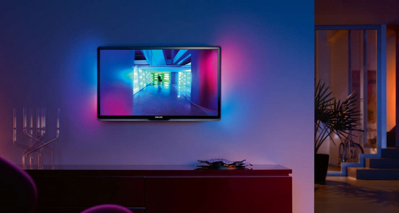 Philips Ambilight dostępny jest w różnych wariantach w zależności od modelu telewizora, na zdjęciu podświetlenie dwustronne