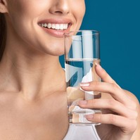 Lúgos víz - tudja meg, hogy valóban egy gyógyító hidratáló vagy csupán pénzkidobás
