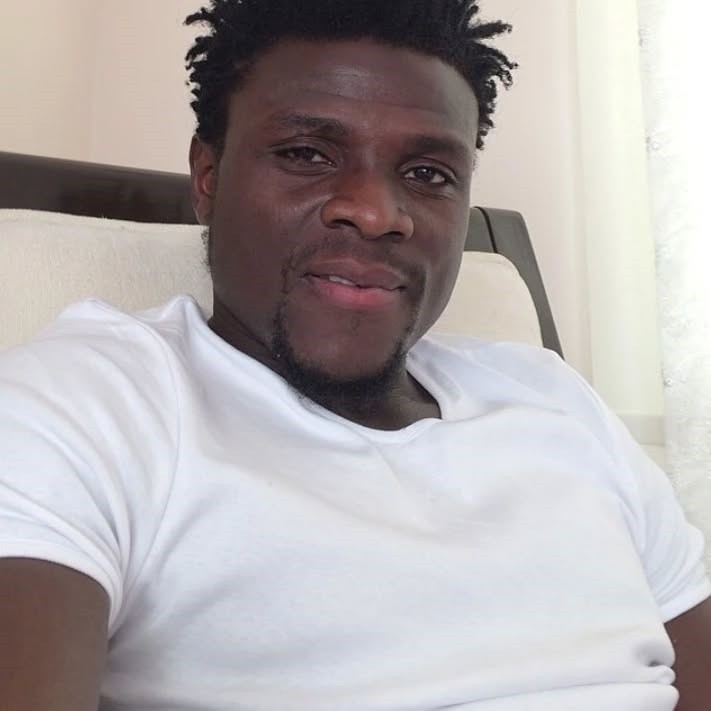 Beninská futbalová ikona Razak Omotoyossi.
