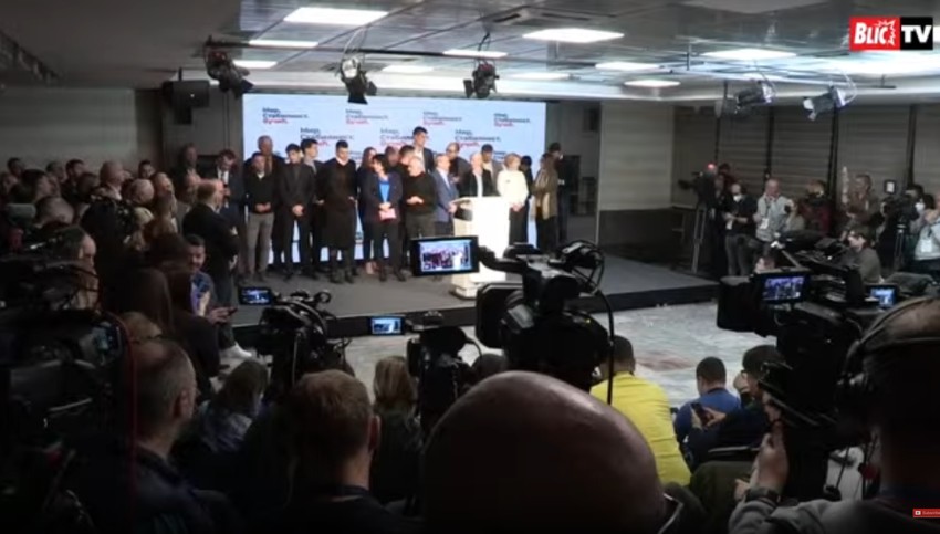 U štabu SNS čeka se obraćanje Aleksandra Vučića