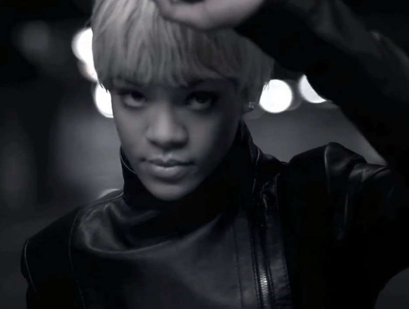 Najbardziej seksowne reklamy 2011 - Rihanna - Emporio Armani