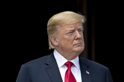 Bezprecedensowy dokument Donalda Trumpa. Były prezydent USA robi na nim kampanię wyborczą