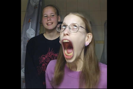 Za nju svi kažu da izgleda toliko JEZIVO I GRTOESKNO da je za par meseci postala apsolutni HIT: Ljudi kažu da ih PODILAZE ŽMARCI kad je vide, ali ne mogu da prestanu da gledaju njene snimke