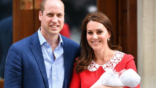 Első képek: Kate Middleton megmutatta az újszülött herceget