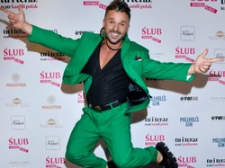 Usta do ust: Qczaj z partnerem wybuchnęli namiętnością na ściance. FOTO