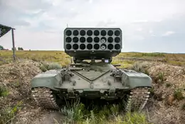 Ukraińcy przejęli załadowaną wyrzutnię pocisków termobarycznych TOS-1A 
