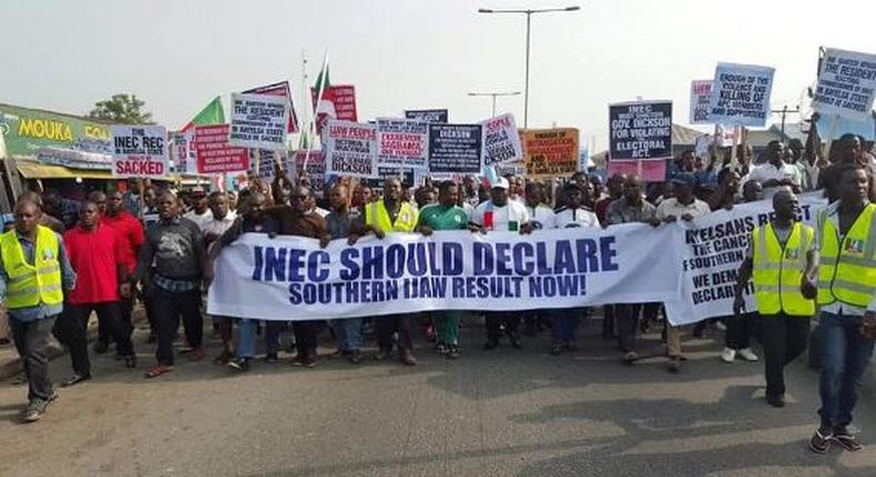 APC members protest cancellation of Bayelsa elections on December 9, 2015