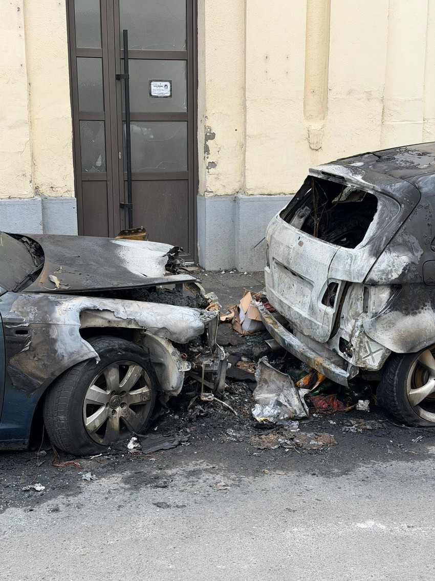 Zapaljen automobil na Vračaru