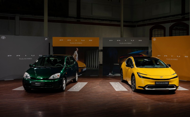 Toyota Prius 1. generacji i Prius 5. generacji