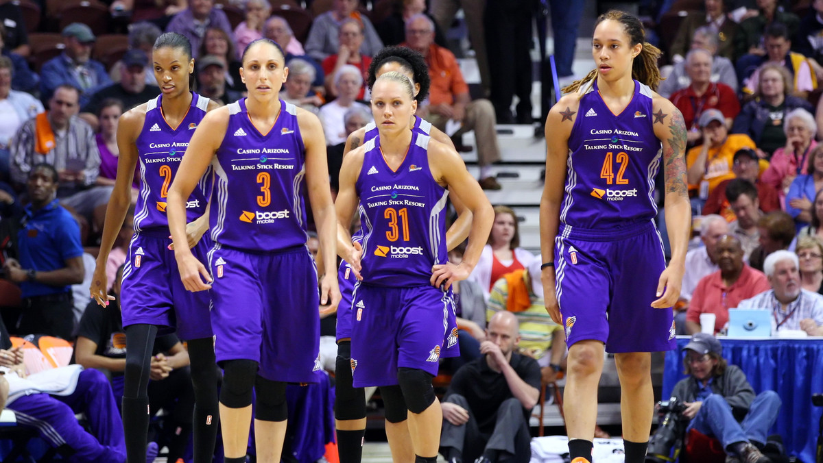 Phoenix Mercury drużyna, w której występuje Ewelina Kobryn ma najlepszy bilans w całej WNBA. W ostatnich dziesięciu meczach ekipa z Arizony przegrała tylko raz, niestety udział Polki w tegorocznych udanych dla Mercury rozgrywkach jest minimalny.