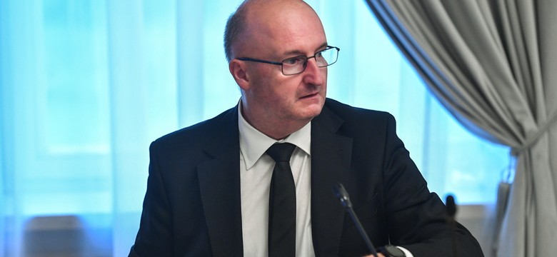 Afera wizowa. Minister Gliński naciskał na Wawrzyka? Resort kultury komentuje